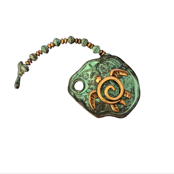 Sea Turtle Bracelet - metal patina look with gold resin sea turtle 🐢 - Picture 13 of 14